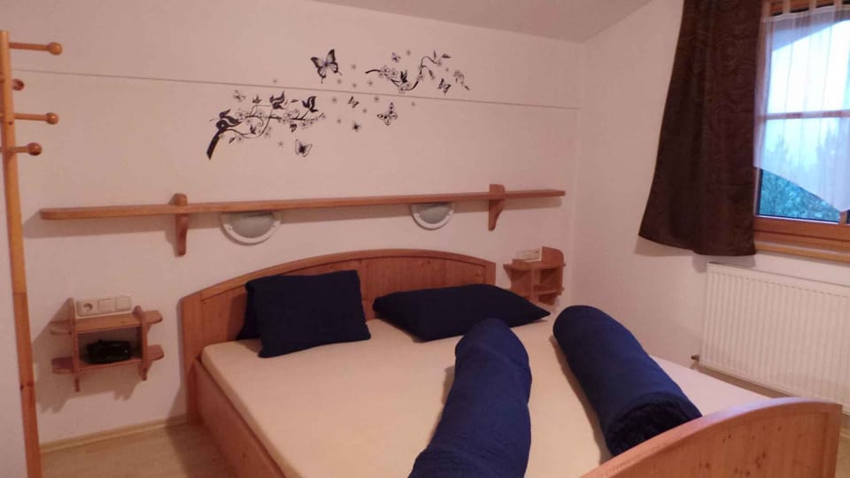 bedroom (example)