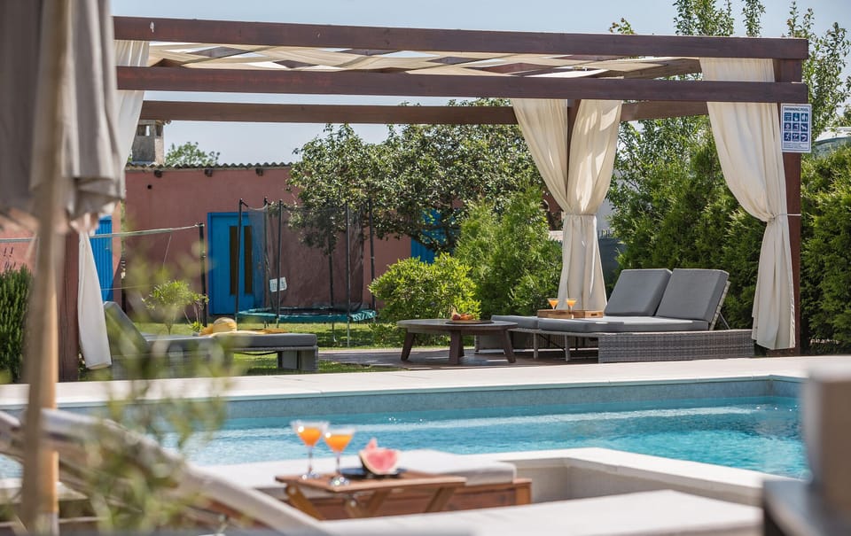pool
