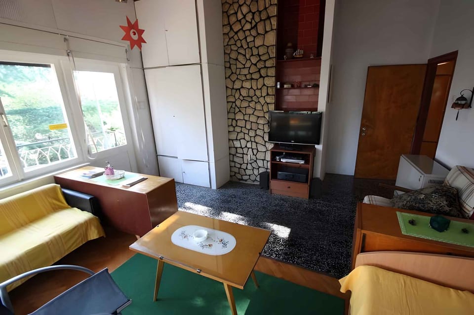living/bedroom