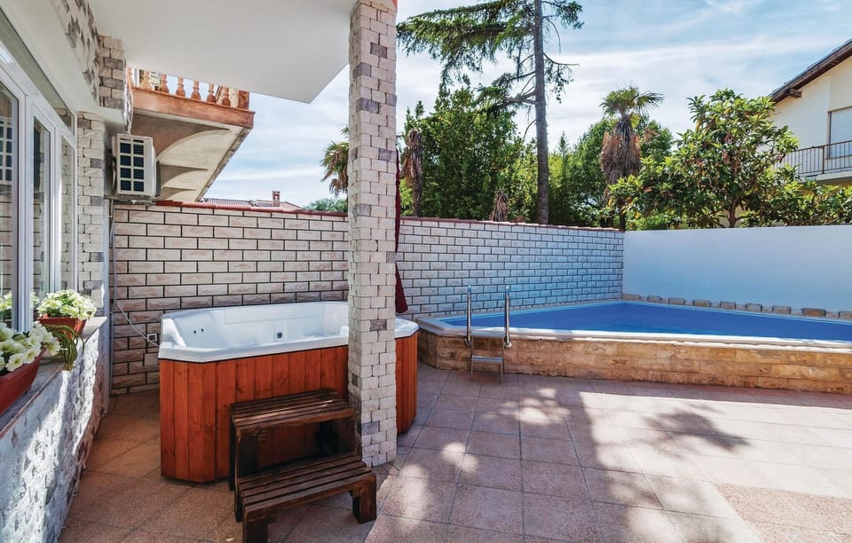 pool