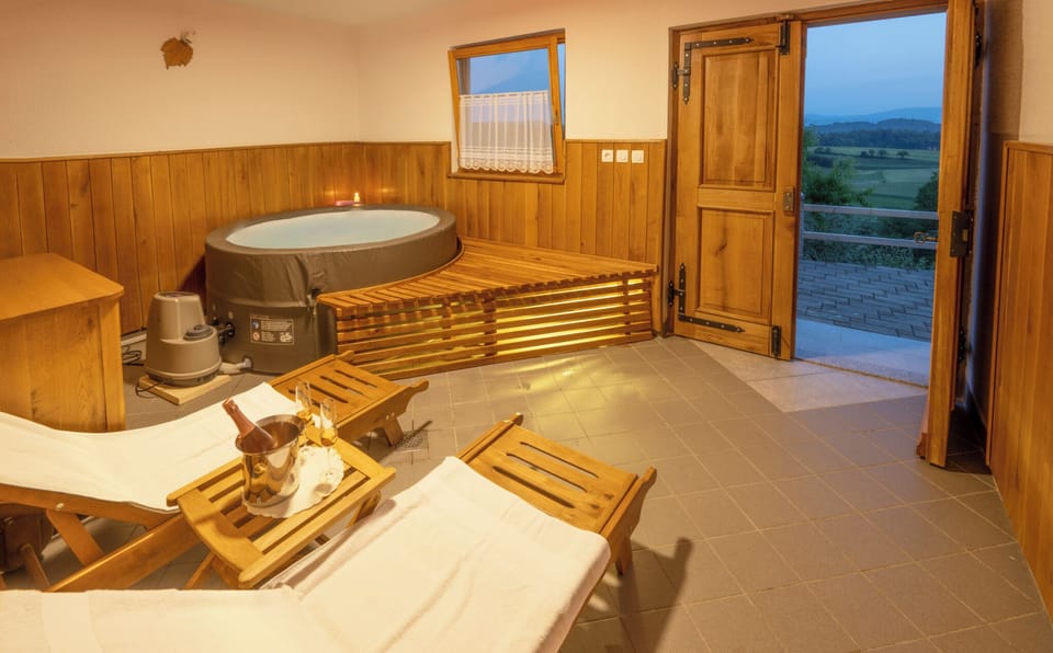 Indoor spa tub