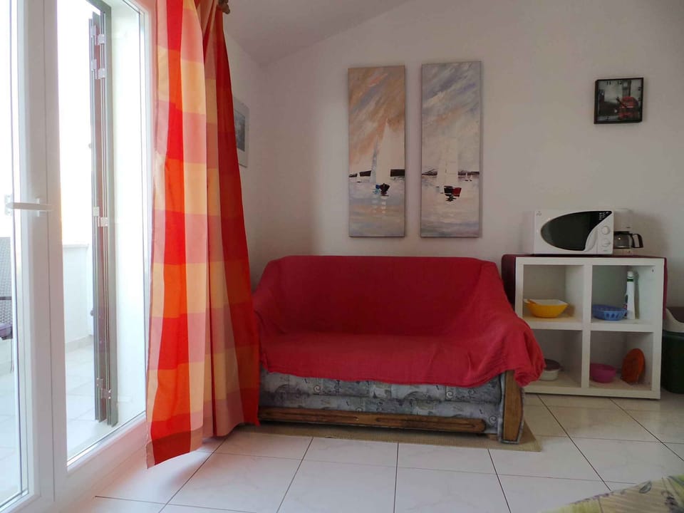 living/bedroom