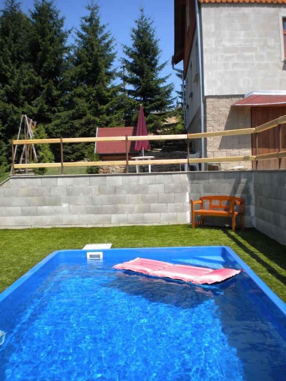 swimming pool