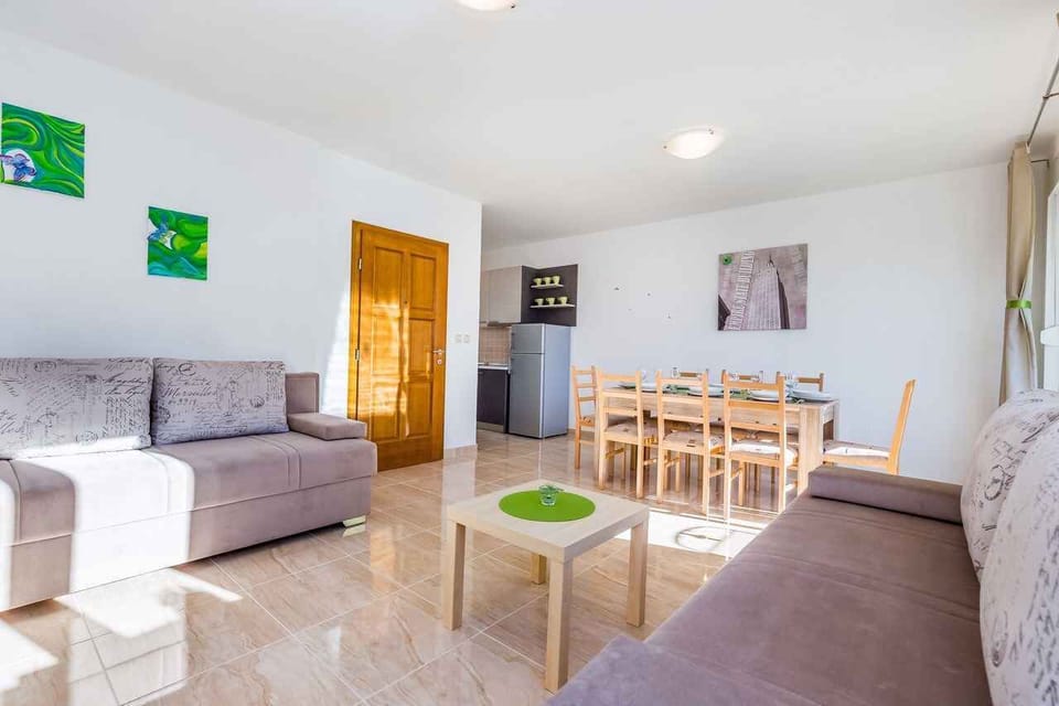 living/bedroom