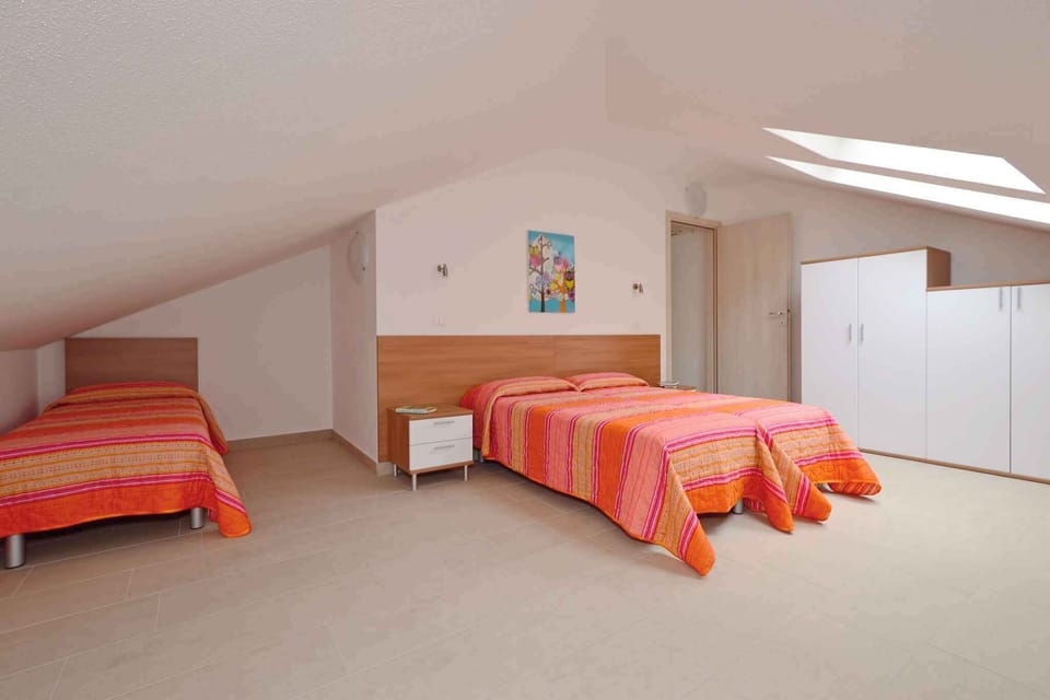 bedroom (example)