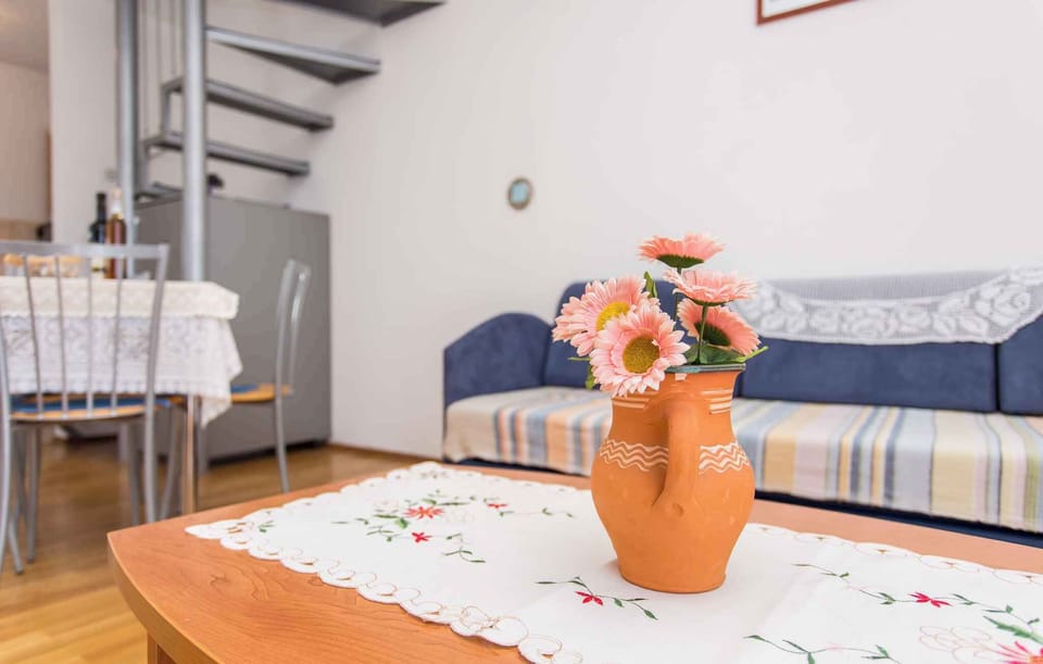 living/bedroom