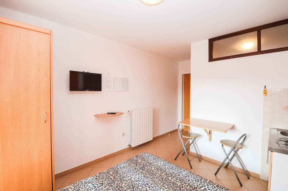 living/bedroom