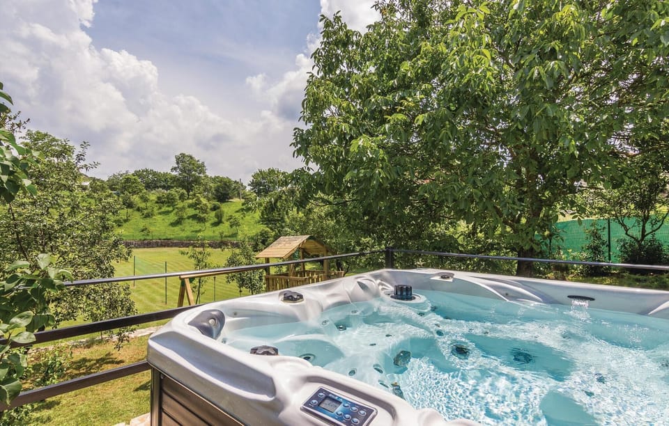 hot-tub