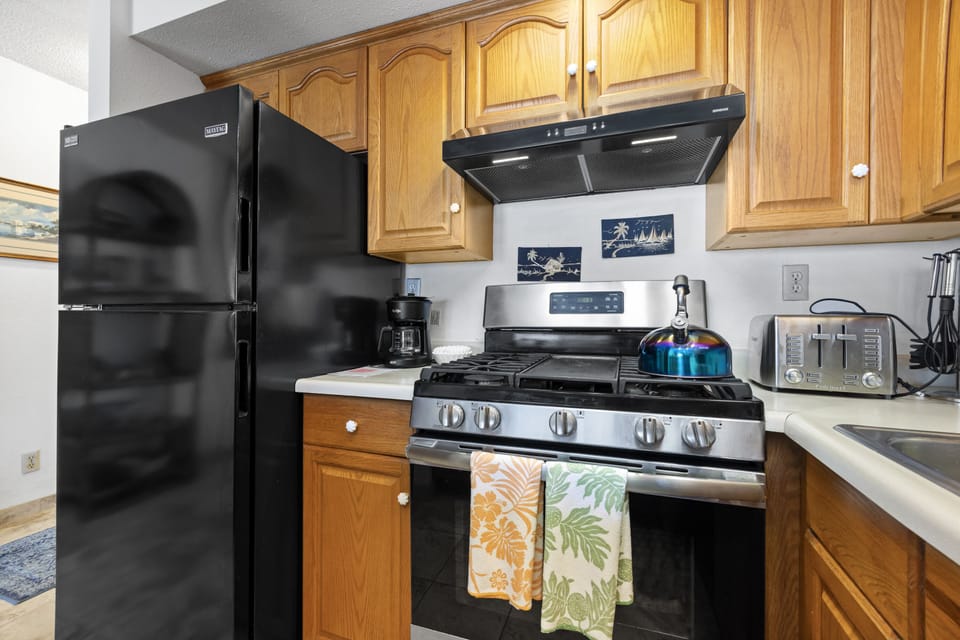 Your fully equipped kitchen has everything you need to prepare delicious meals, from a gas range and coffee maker to a toaster for easy breakfasts.