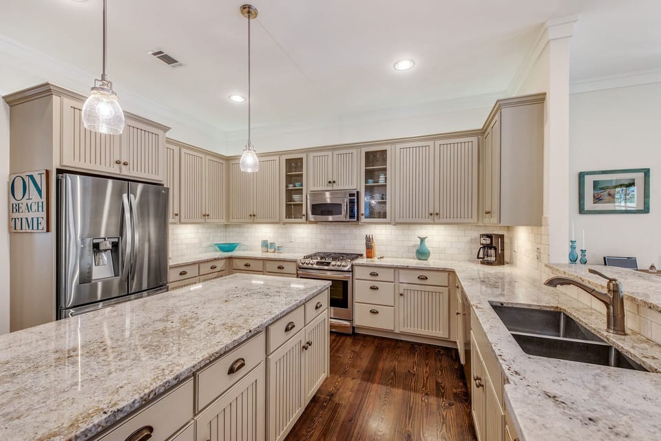 First Floor: Kitchen