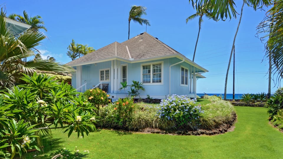 Cherished Cottage at Brennecke Beach - Entry Back & Side Yard - Parrish Kauai