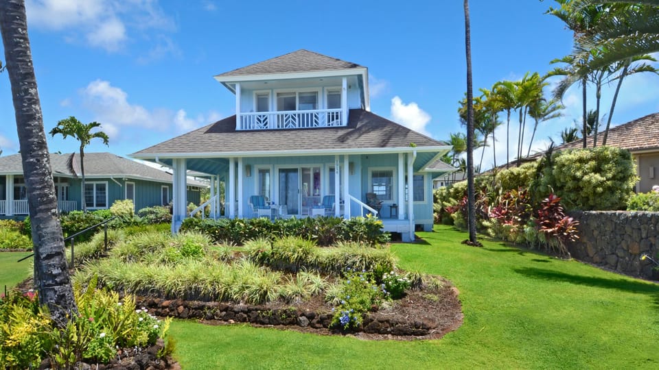 Cherished Cottage at Brennecke Beach - Parrish Kauai