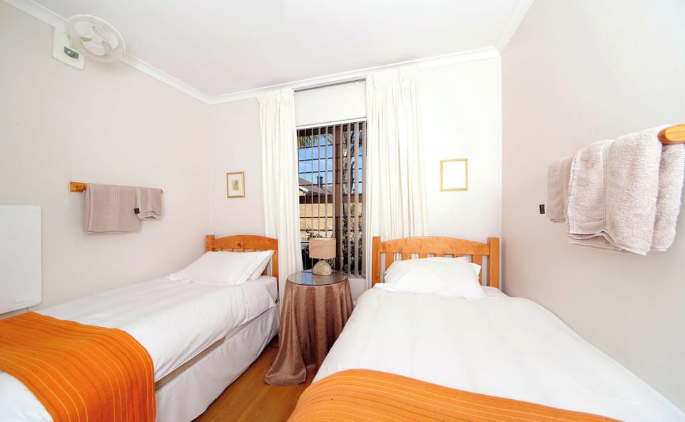 3rd Bedroom with two single beds.