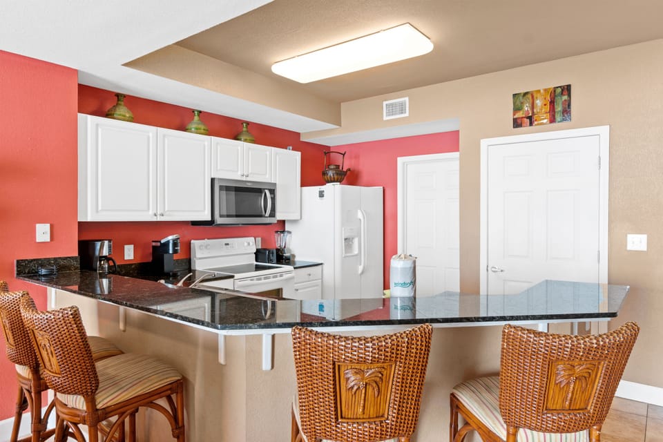 Kitchen with Breakfast Bar