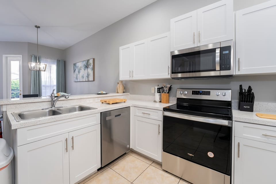 Kitchen showing counter space and appliances