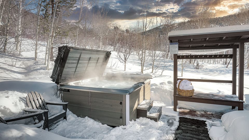 Hot Tub, Main Level - Private outdoor hot tub
