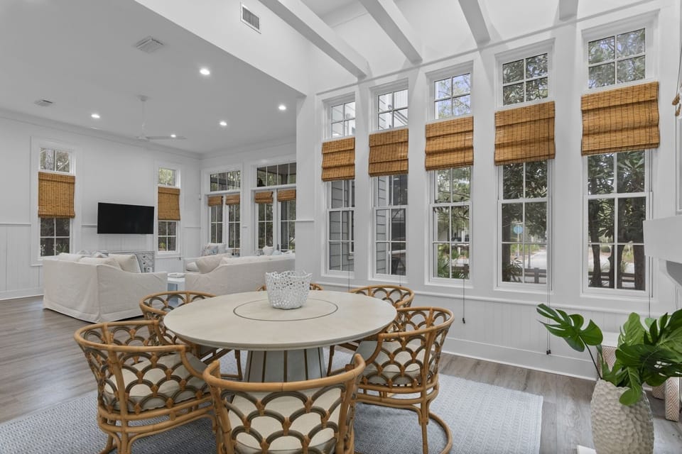 First Floor: Dining