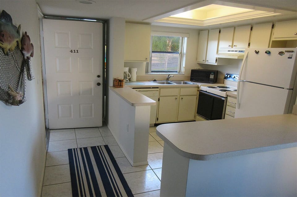 Estero Cove 411 Kitchen