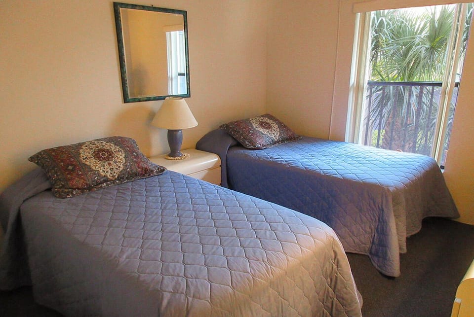 Estero Cove 411 Guest Bedroom