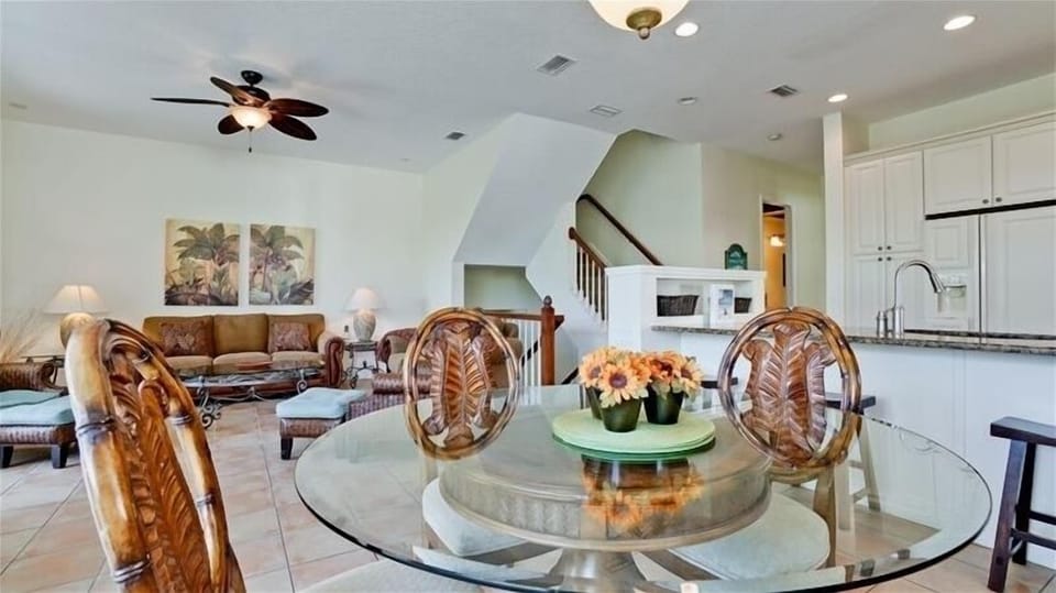 Dining Area 1