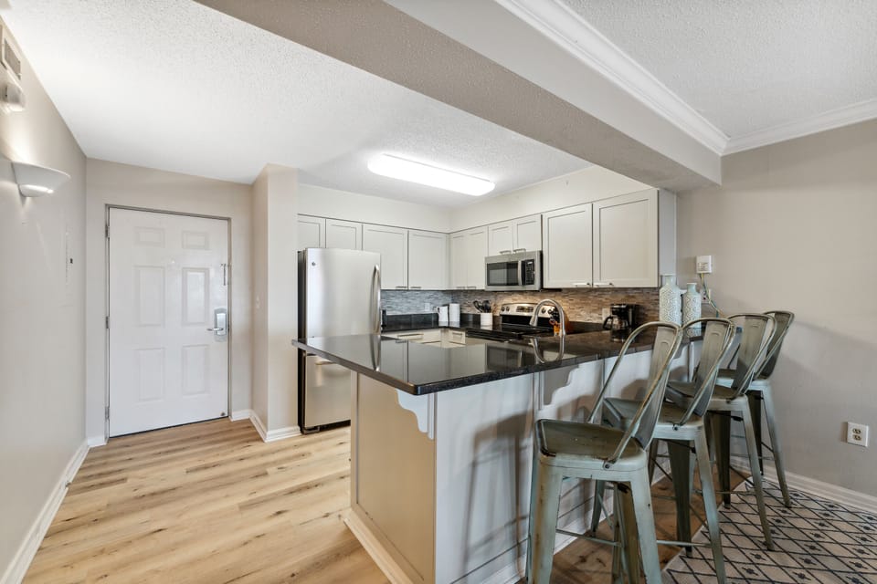 Kitchen with Breakfast Bar