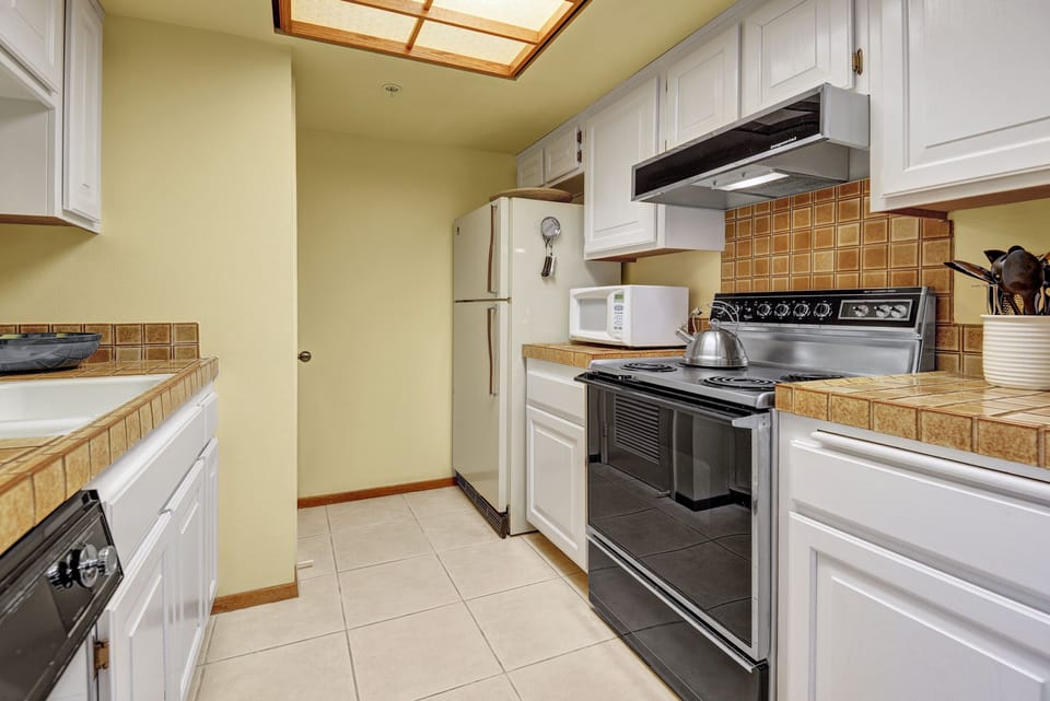 K0322 - KITCHEN - Oranj Palm