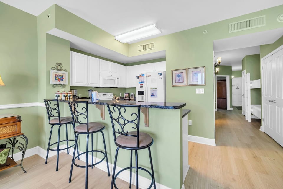 Eat-in bar seating