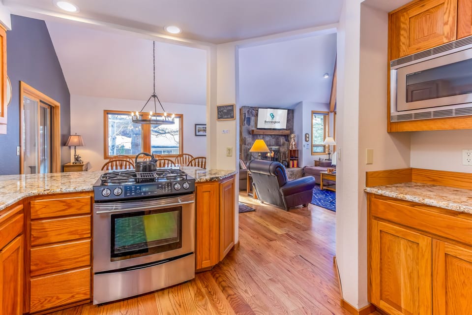 Kitchen - Main Level