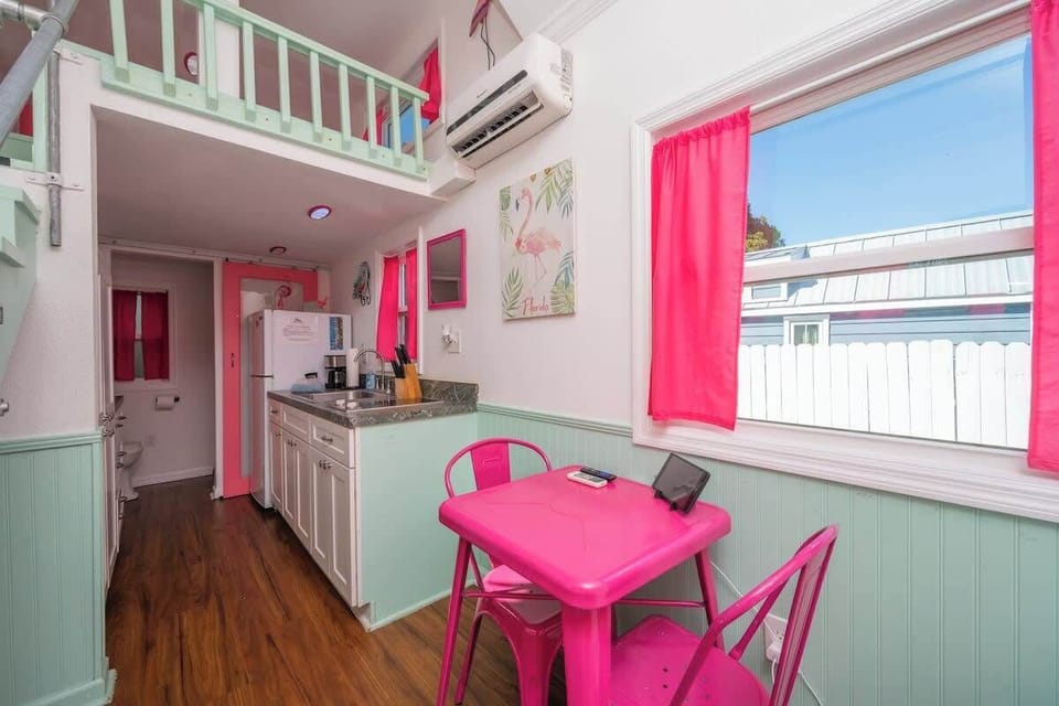 Kitchen / Dining Area
