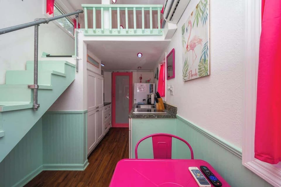 Kitchen / Dining Area
