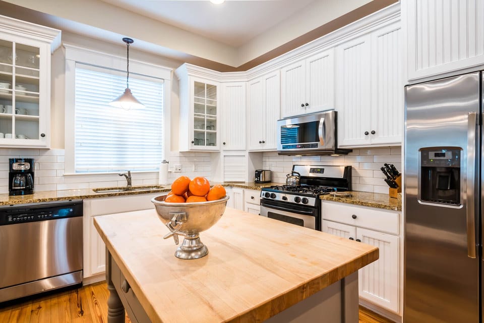 First Floor: Kitchen