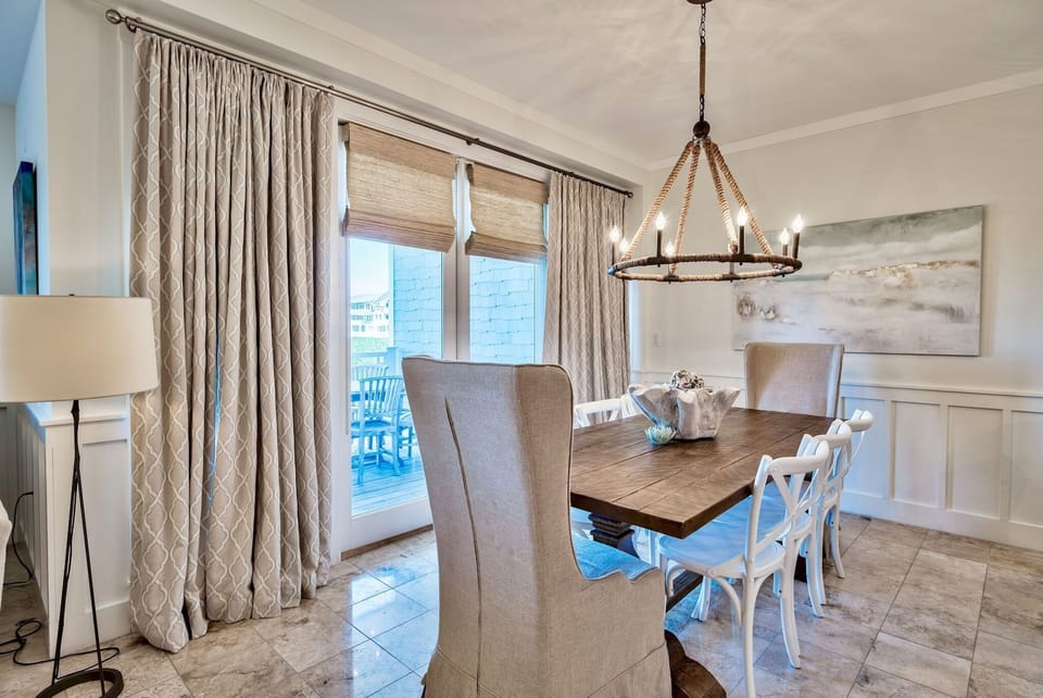 Second Floor: Dining Area
