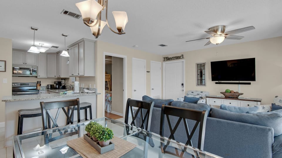 Beachwood Villas 11E Main Living Area