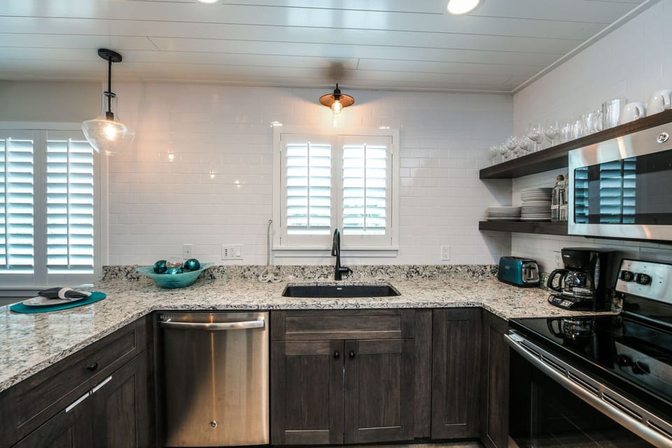 Full Kitchen