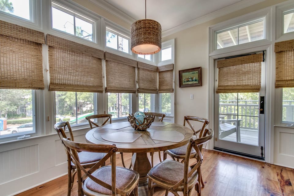 Second Floor: Dining