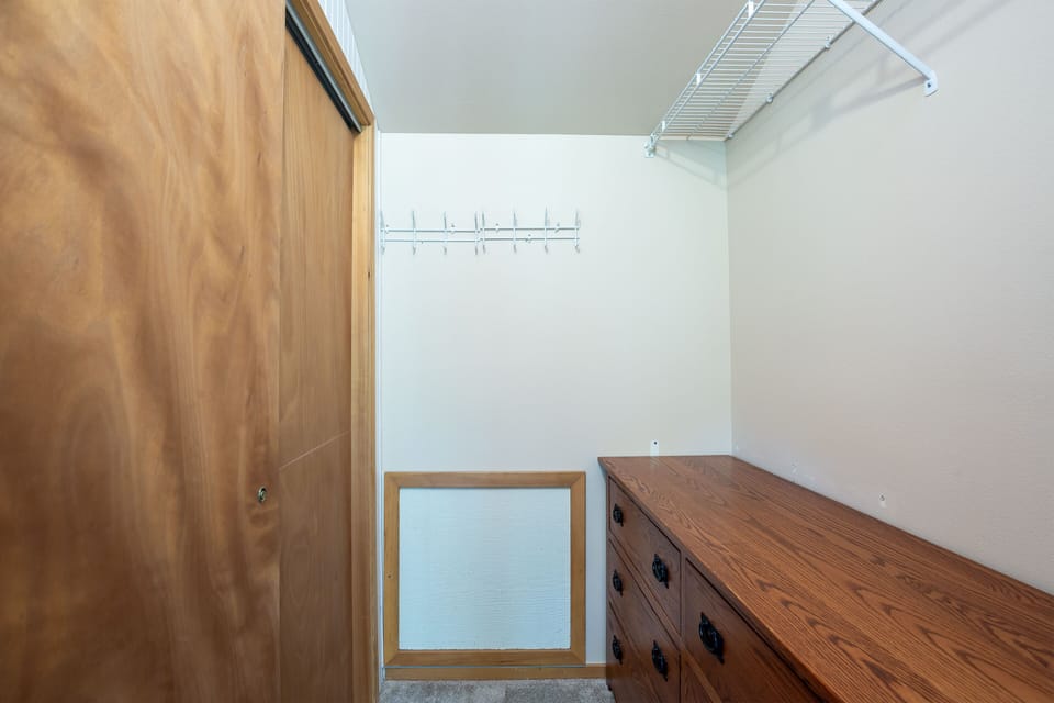 Ensuite  Queen Bedroom - Upstairs