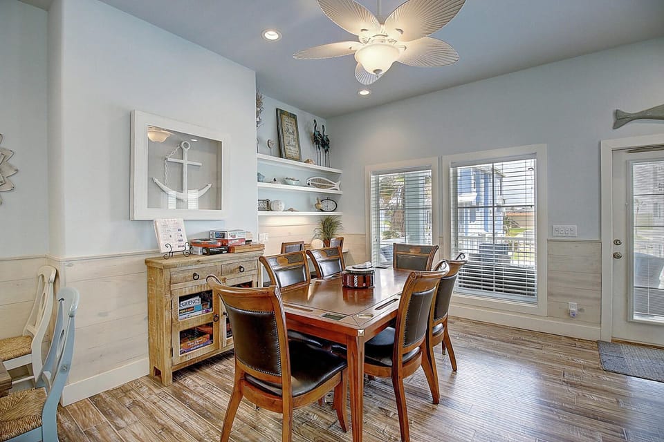 Indoor - Game area for family fun!