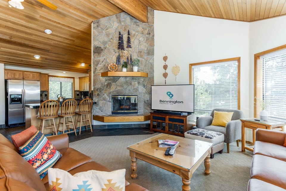 Living Room w/ Gas Fireplace and TV