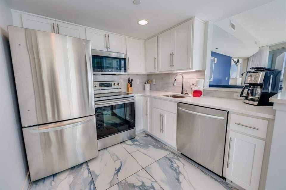 Large Kitchen Area