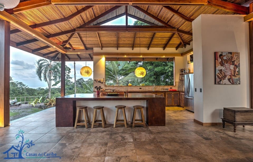 Luxury and large kitchen