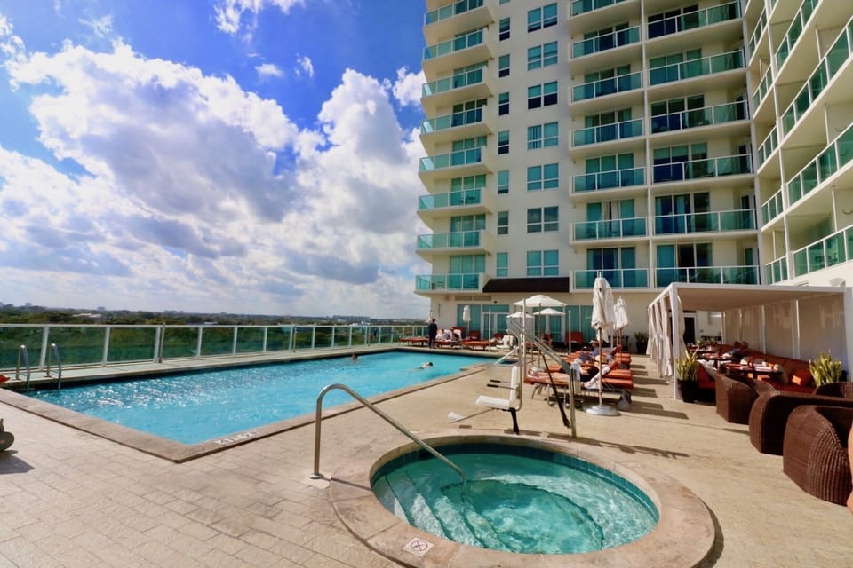 8th Floor Pool