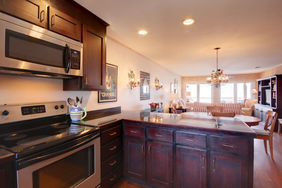 Needle Rush Point A33 Kitchen