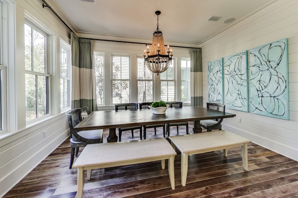 First Floor: Dining Area