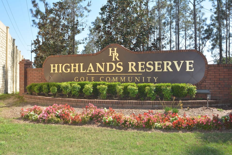 On-site facilities: entrance sign