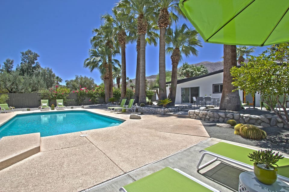 K0504 - 02 - BACK YARD.jpg