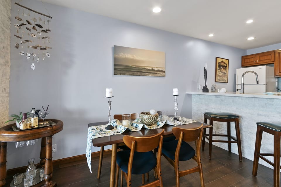 H248 - Dining Table
