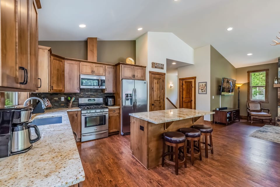Spacious, Light-Filled Kitchen w/ Plenty Of Space For All Of Your Family
