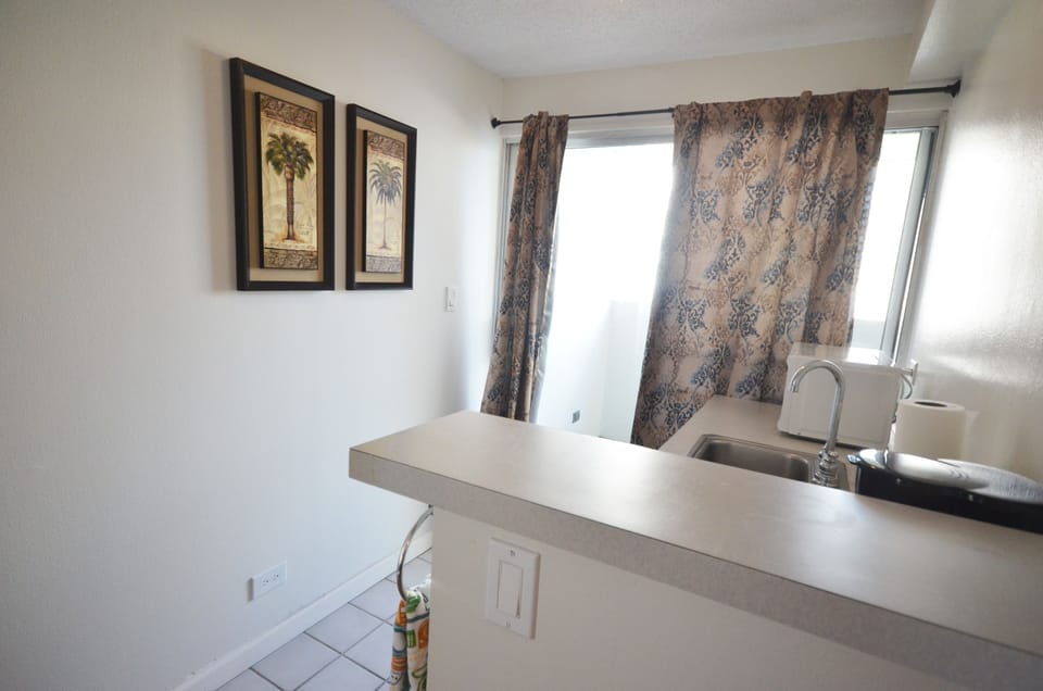 Two balcony's in the room