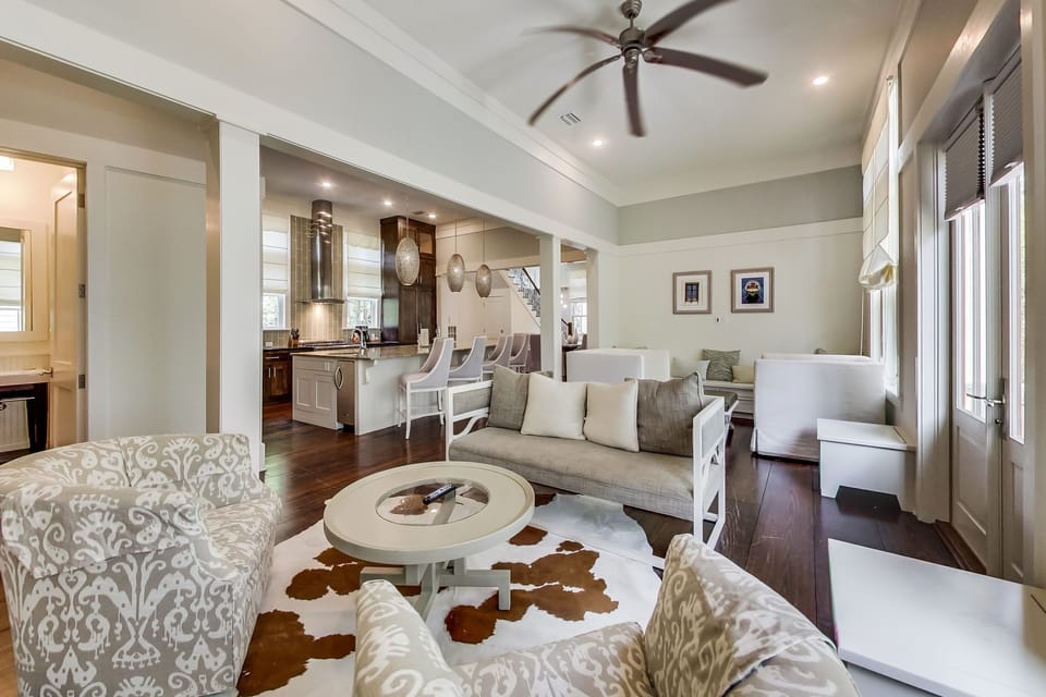 First Floor: Sitting Area