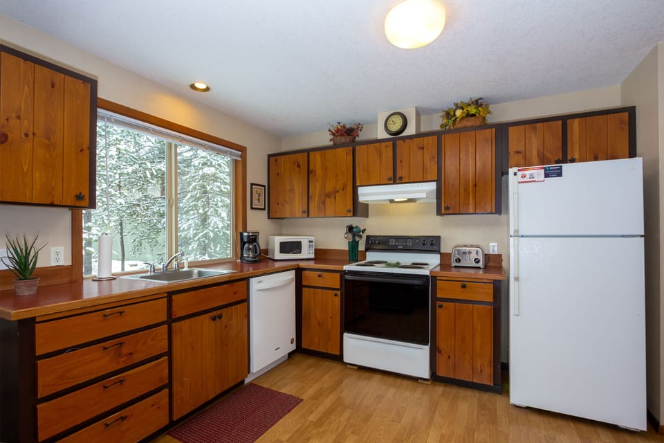 Kitchen - Main Level